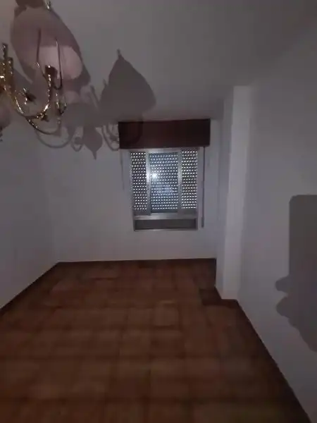 Habitación de Piso en venta en Vega de Espinareda con Calefacción, Terraza y Trastero