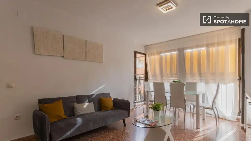 Living room of Flat for rent in Valencia  with Air Conditioner, Heating and Furnished