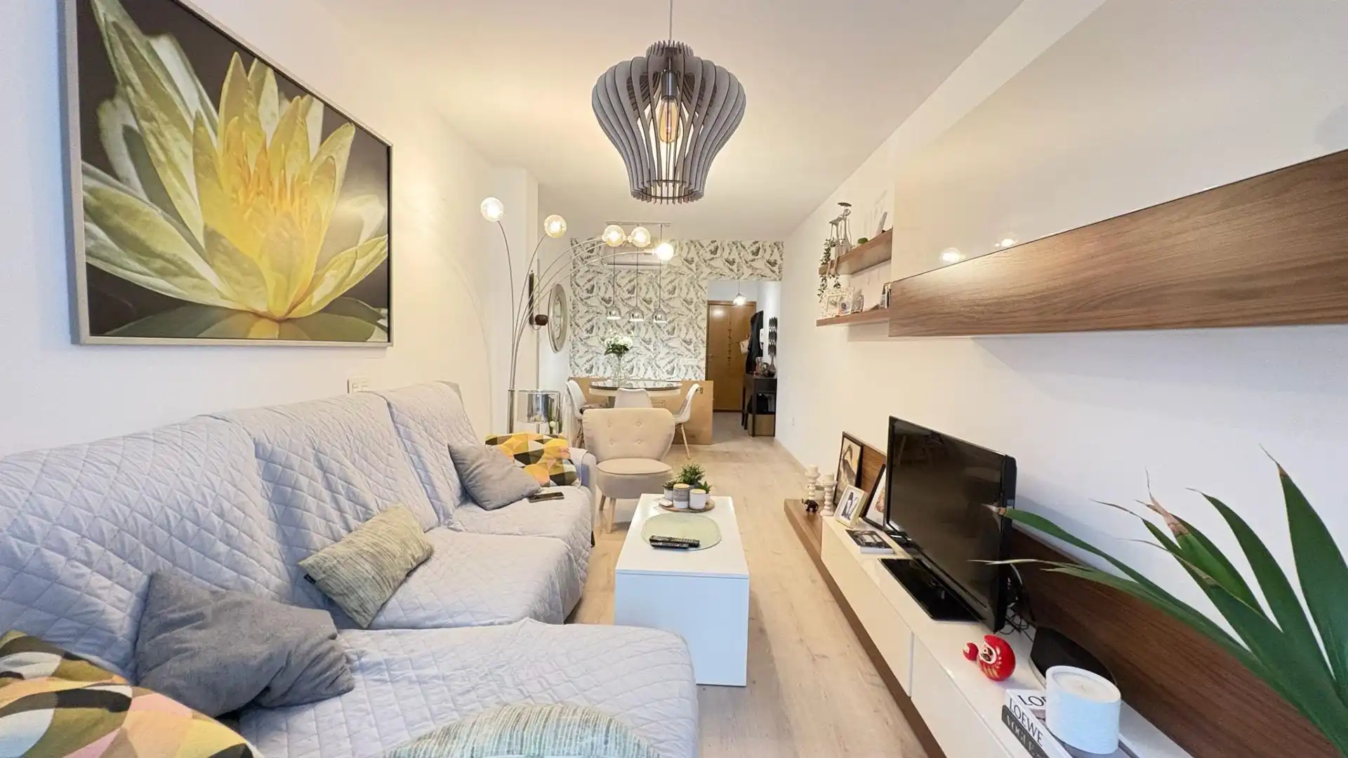 Sala de estar de Piso en venta en Torremolinos con Aire acondicionado, Balcón y Piscina comunitaria