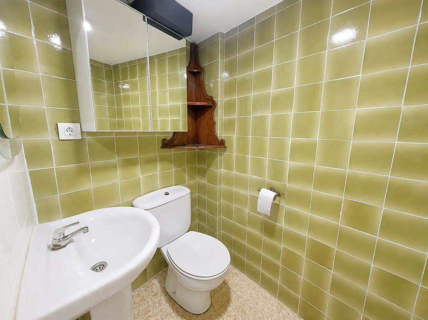 Bathroom of Office for rent in Gijón   with Air Conditioner and Heating