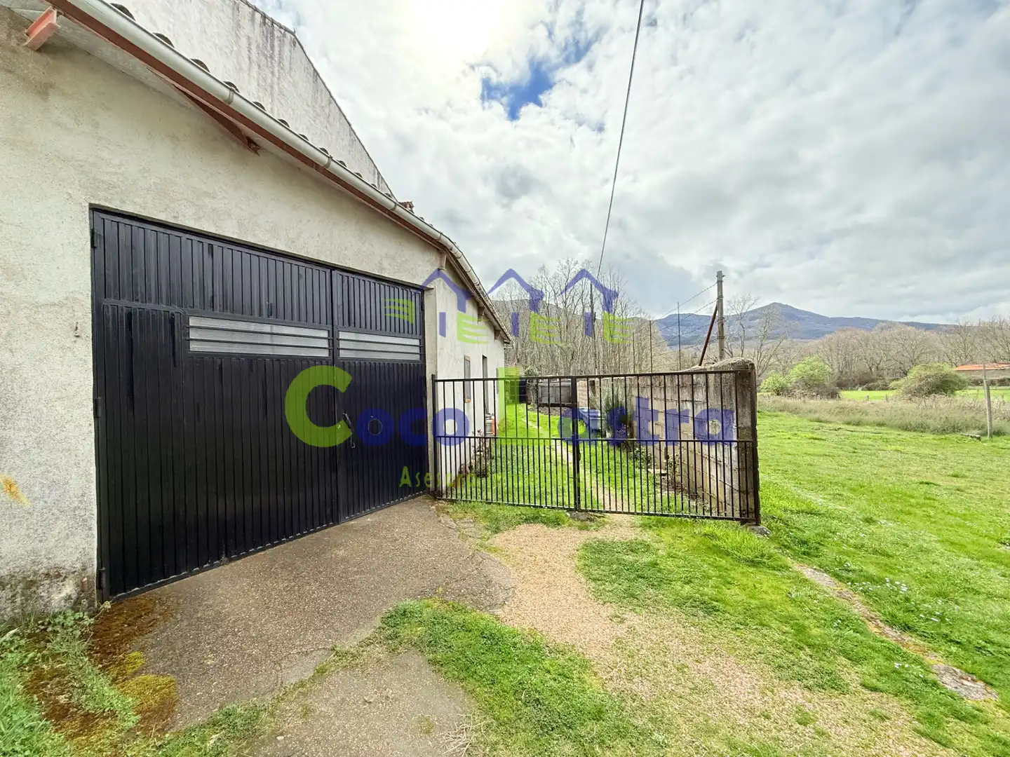Vista exterior de Casa adosada en venta en Nava de Francia con Calefacción, Jardín privado y Terraza