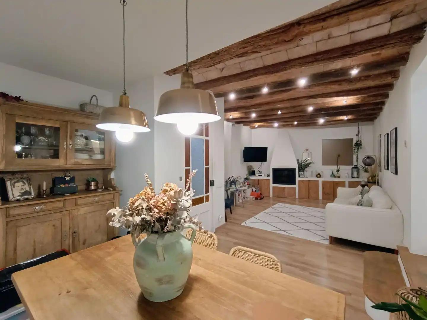 Sala de estar de Casa o chalet en venta en Molins de Rei con Aire acondicionado, Calefacción y Terraza