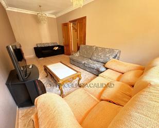 Sala d'estar de Casa o xalet de lloguer en Burgos Capital amb Calefacció i Moblat