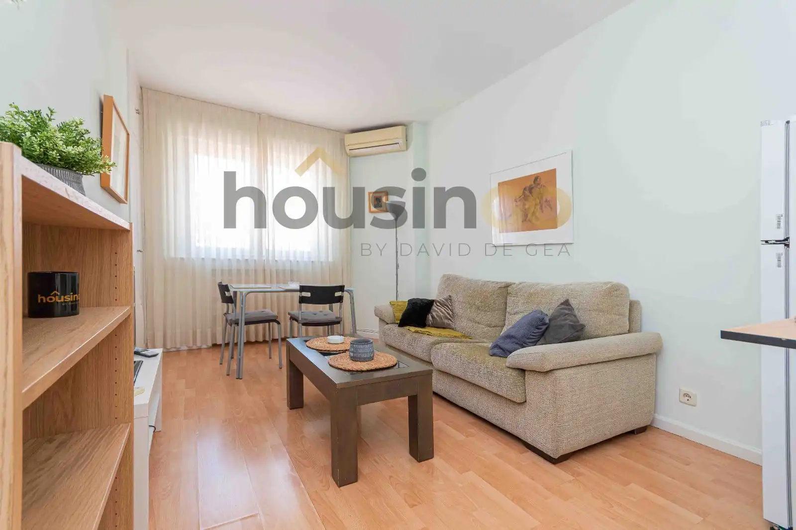Living room of Flat for rent in Madrid  with Air Conditioner, Heating and Storage room