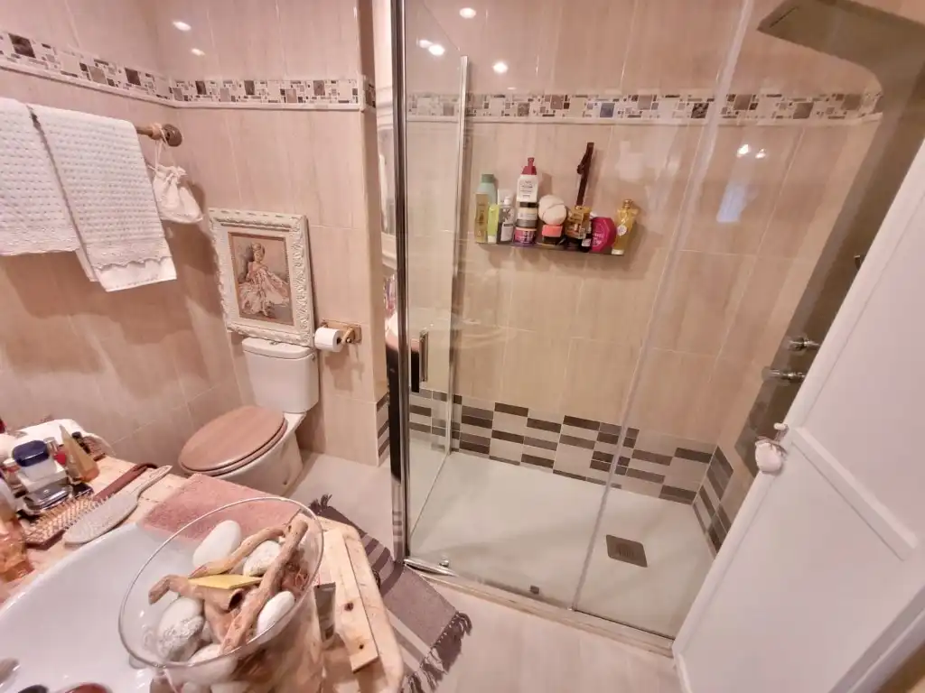 Baño de Piso en venta en Avilés con Amueblado