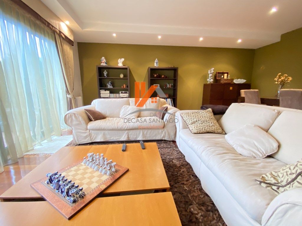 Sala de estar de Casa adosada en venta en Santiago de Compostela  con Jardín privado, Terraza y Piscina
