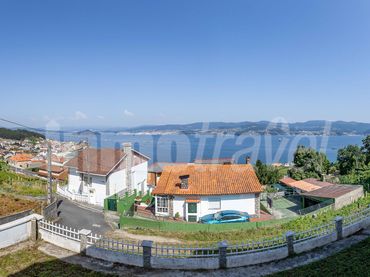 Chalet con balcón en venta en Lugar O Castro