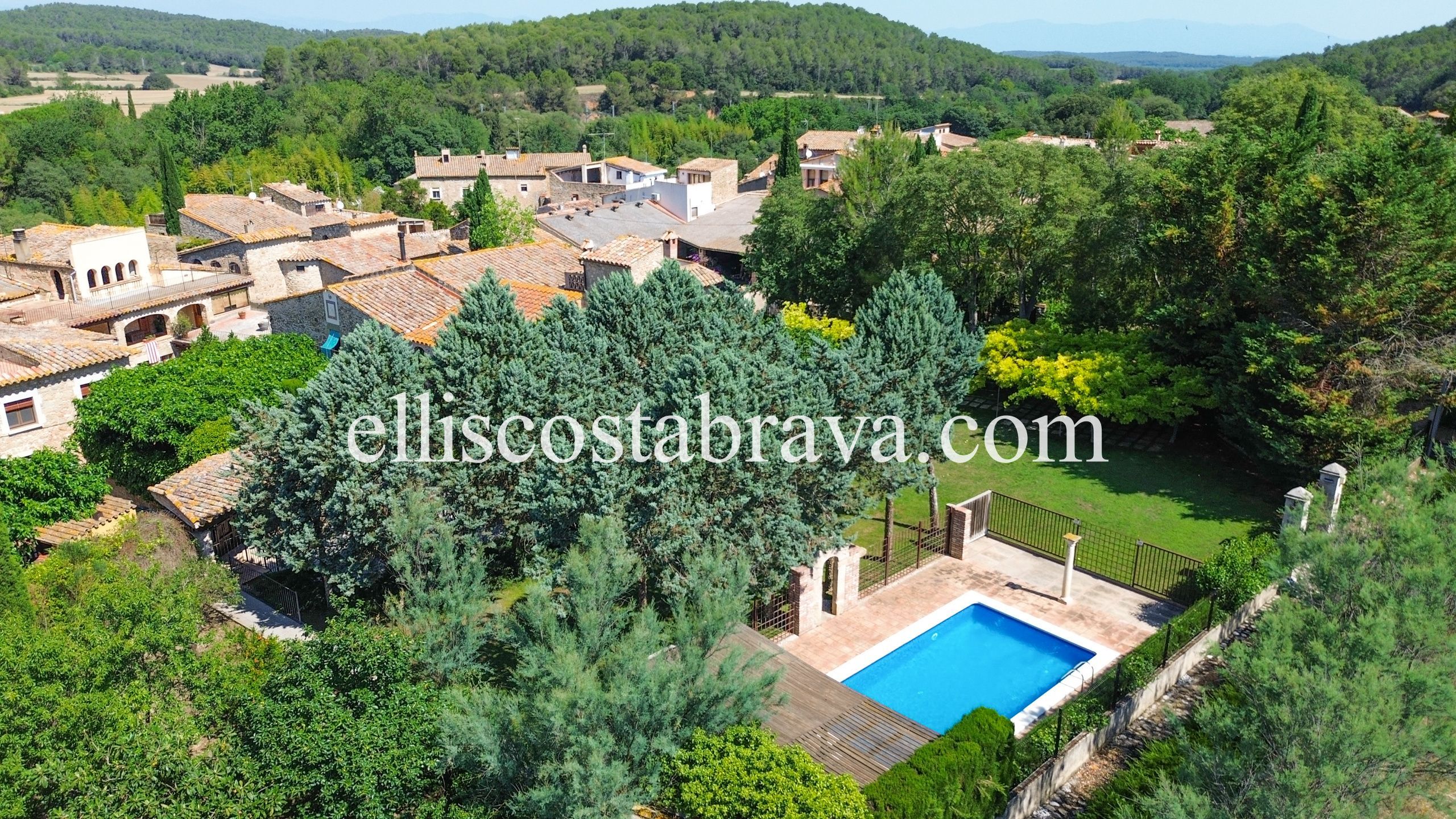 Jardí de Casa o xalet en venda en Saus, Camallera i Llampaies amb Jardí privat, Terrassa i Traster