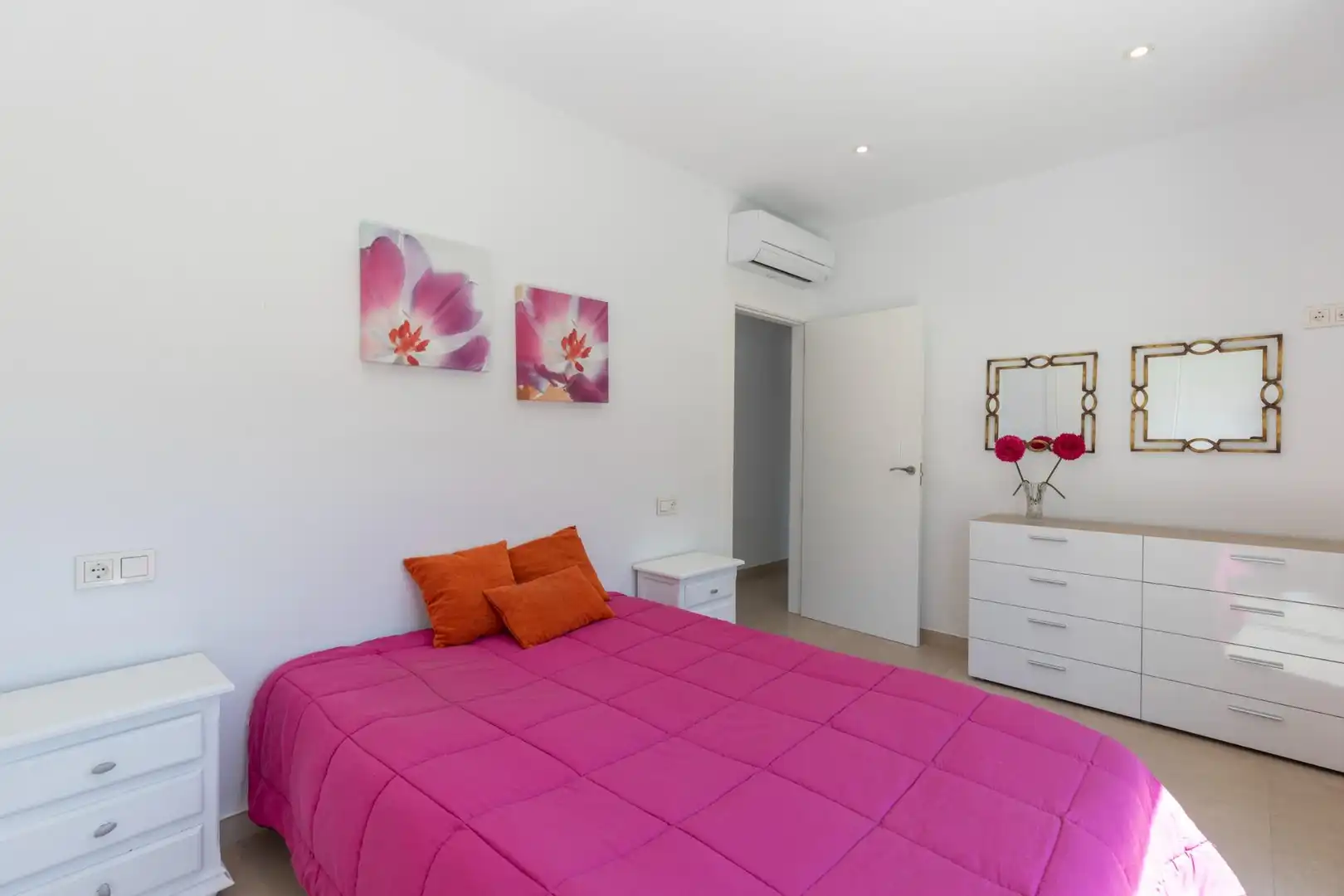 Dormitori de Casa o xalet en venda en Salobreña amb Aire condicionat, Jardí privat i Piscina