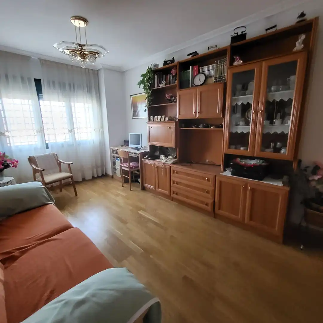 Sala de estar de Piso en venta en Ávila con Calefacción, Terraza y Trastero
