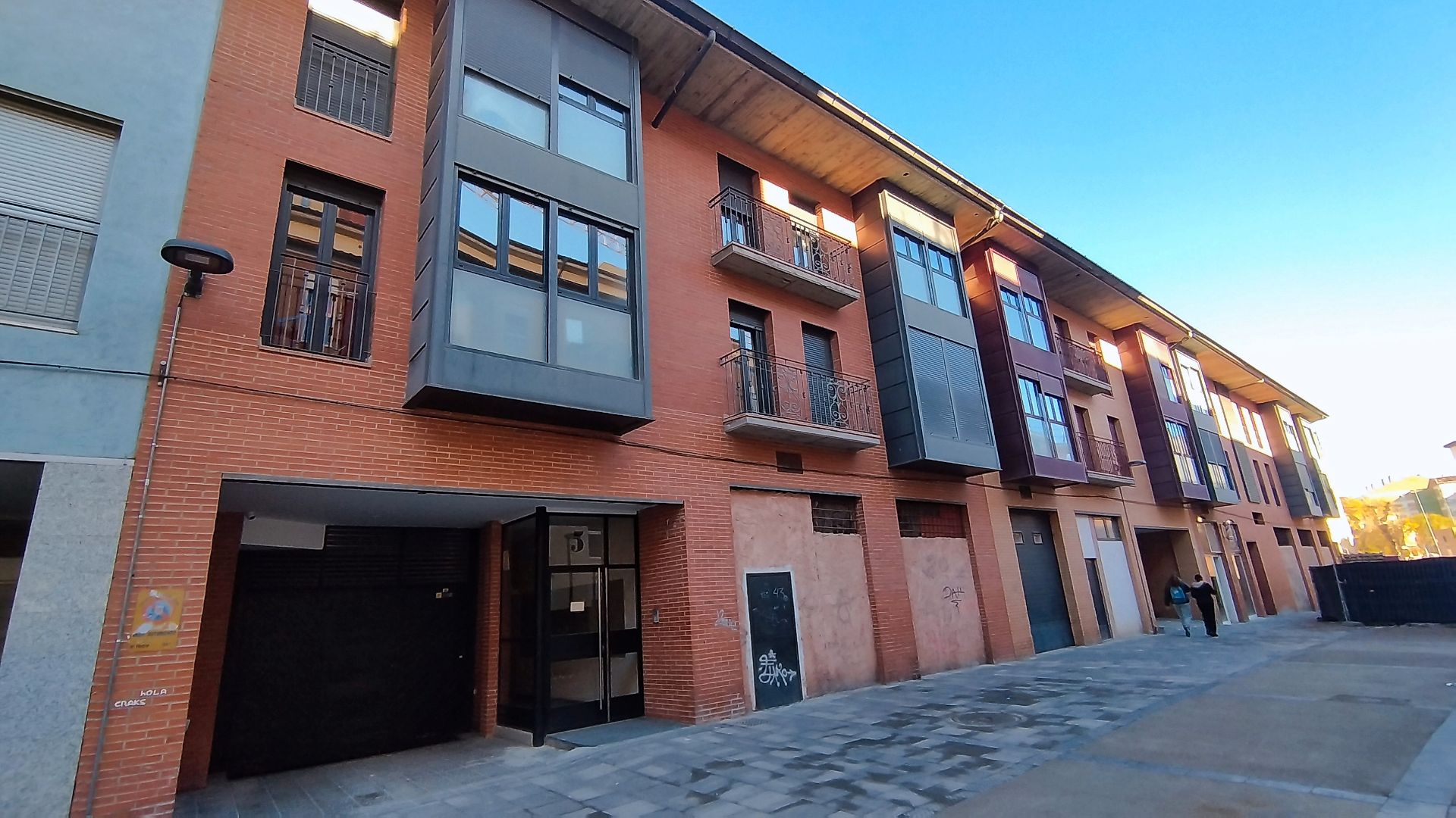 Vista exterior de Pis en venda en  Huesca Capital amb Aire condicionat i Balcó