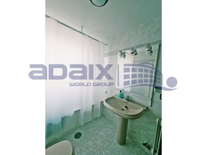 Baño de Piso de alquiler en Ciudad Real con Calefacción, Amueblado y Horno