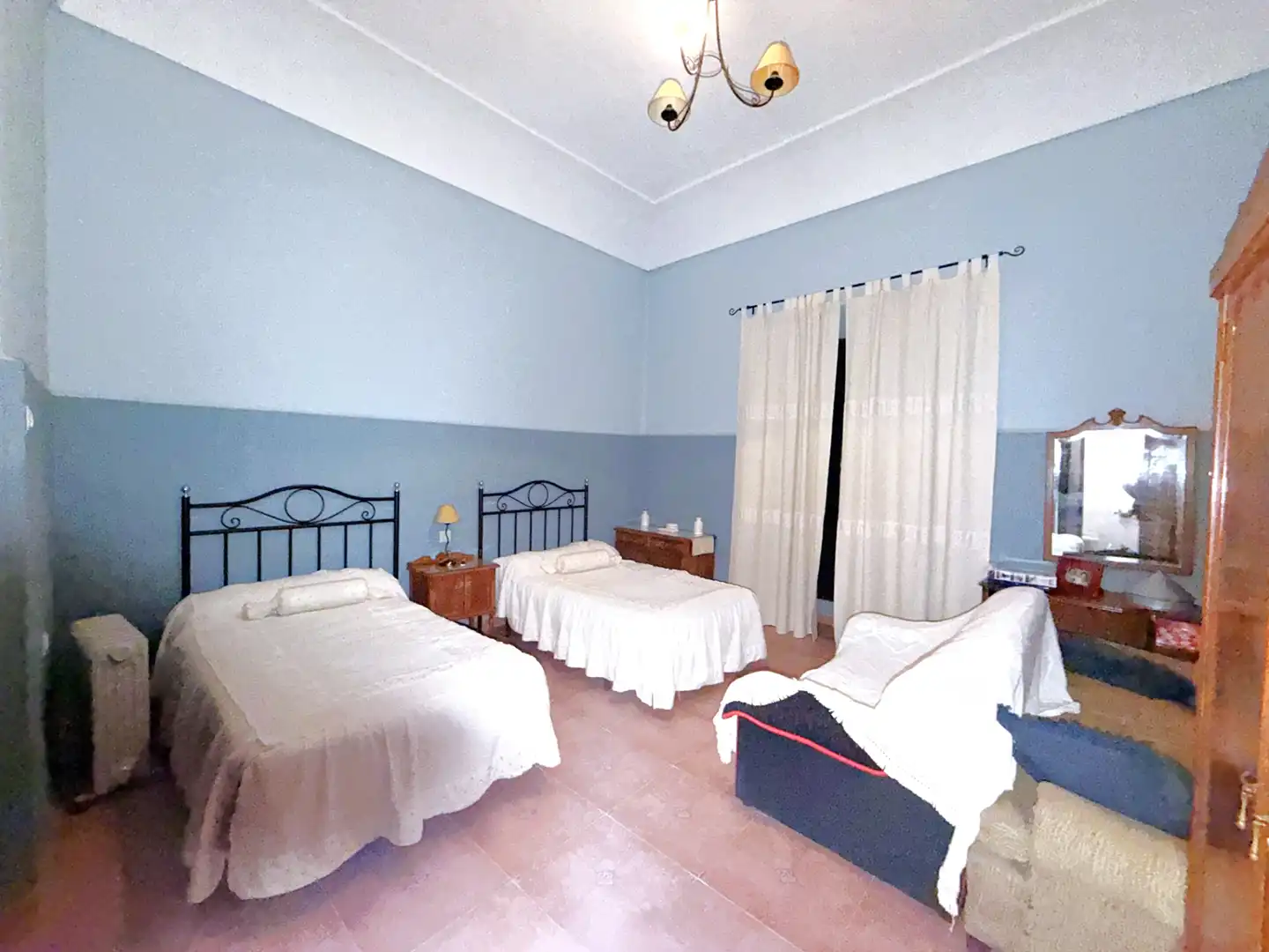 Dormitori de Casa adosada en venda en Zafra amb Aire condicionat i Balcó