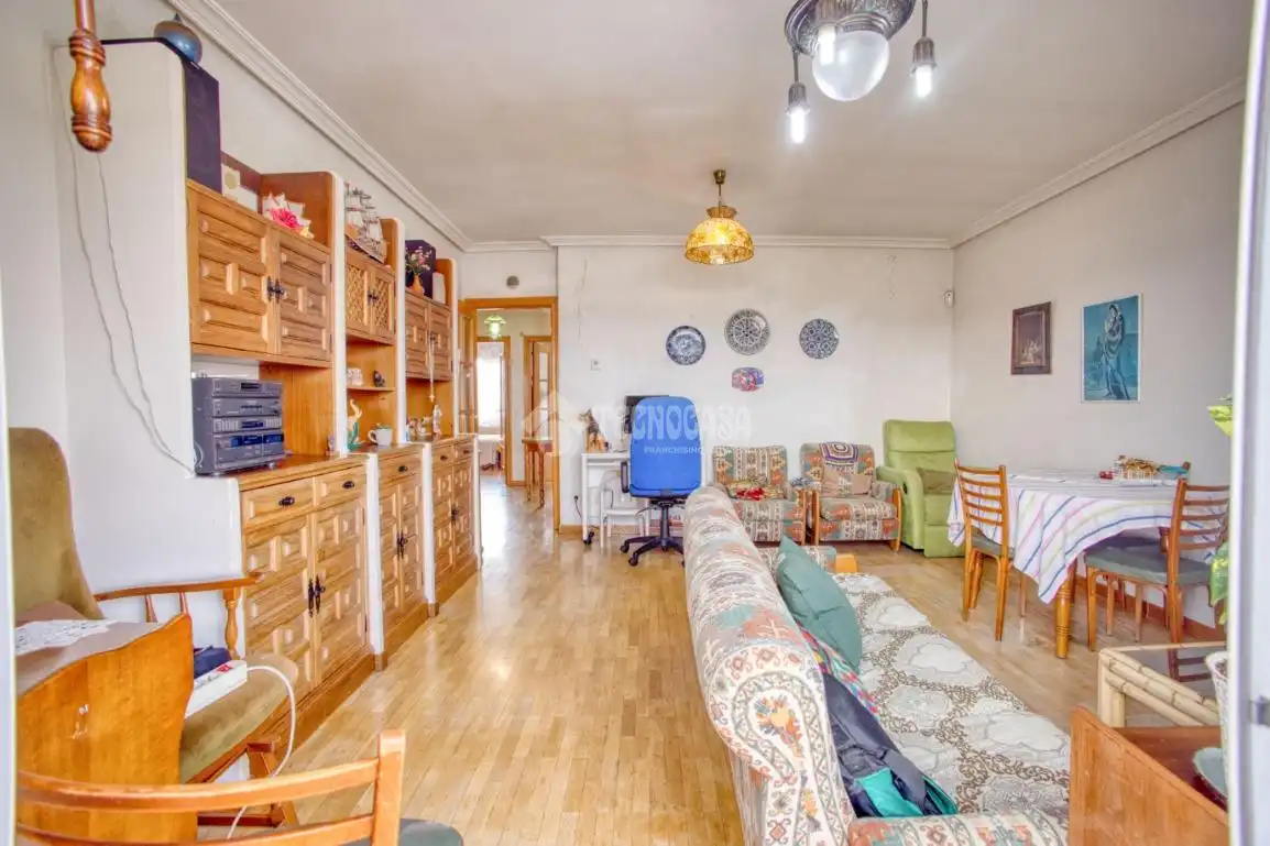 Living room of Flat for sale in Salamanca  with Heating and Balcony