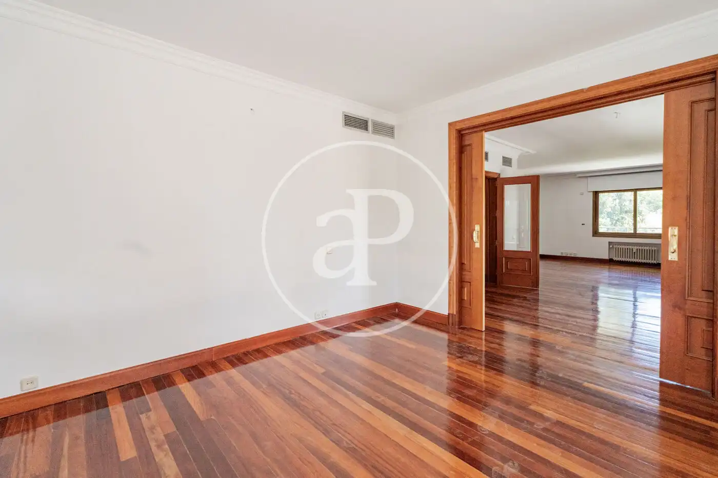 Sala de estar de Piso de alquiler en Madrid con Aire acondicionado, Calefacción y Jardín privado