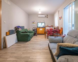 Living room of Single-family semi-detached for sale in  Madrid Capital