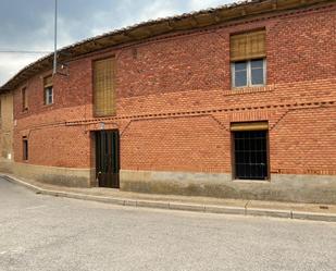 Vista exterior de Casa o xalet en venda en Toral de los Guzmanes amb Piscina comunitària