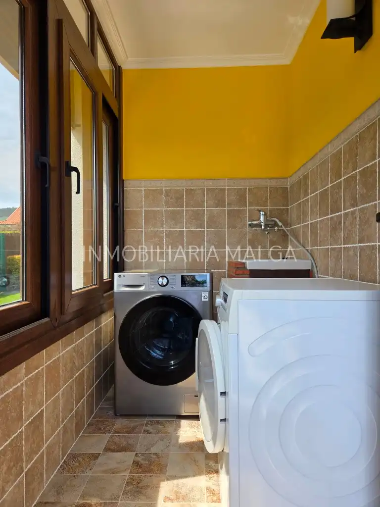Houses for sale in Colunga  with Heating, Private garden and Parquet flooring