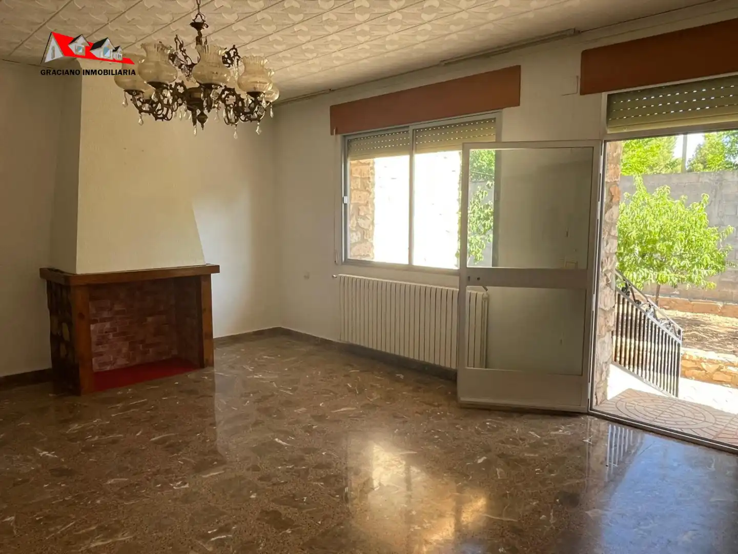 Casa aparellada amb jardí en venda a Casas de Juan Núñez, imagen 2