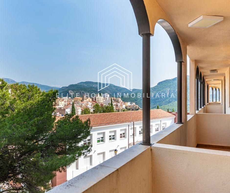 Exterior view of Building for sale in Llucena / Lucena del Cid