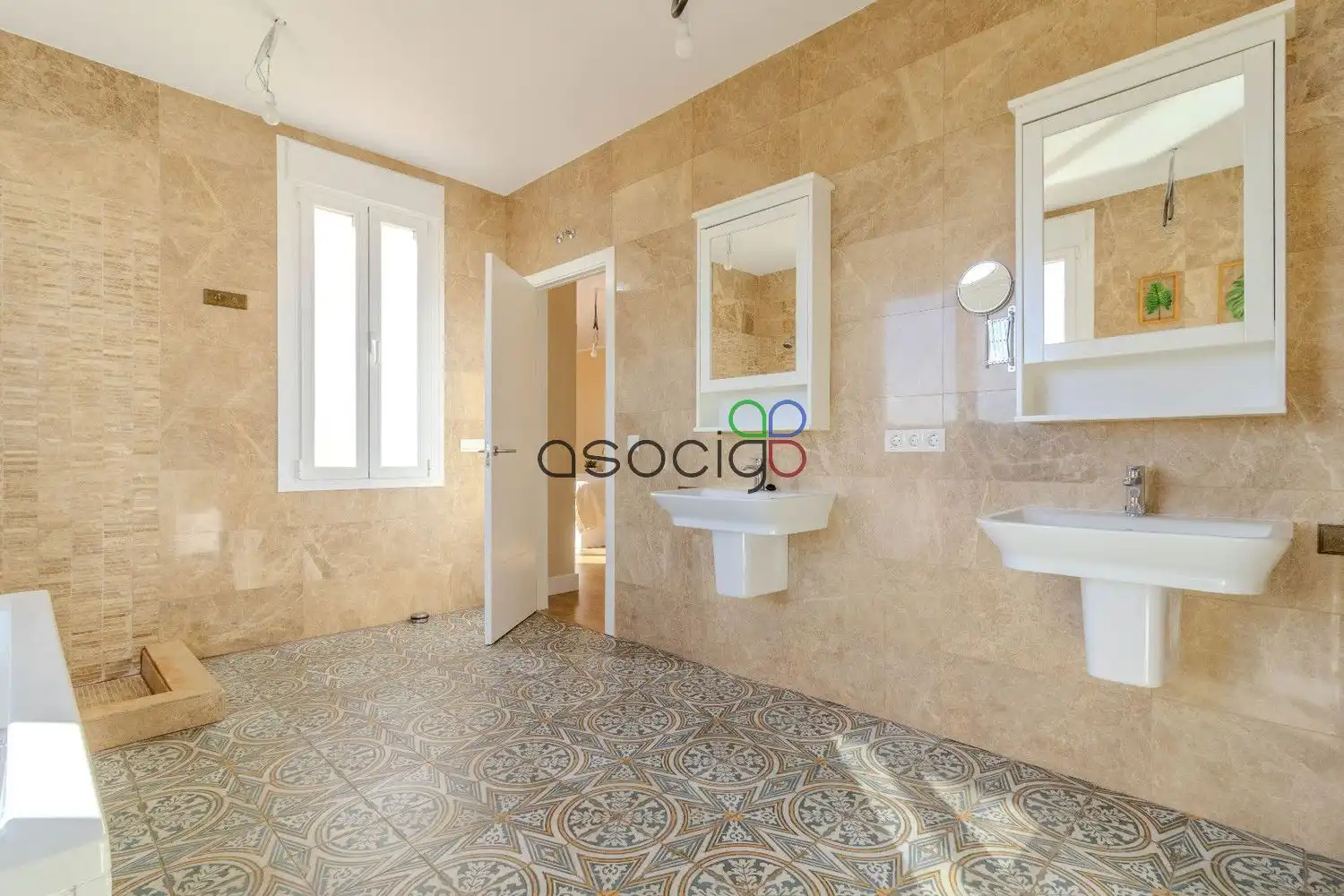Bathroom of Houses for sale in Cabanillas del Campo  with Air Conditioner, Heating and Storage room