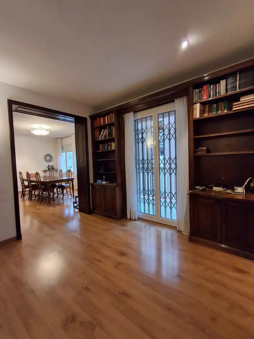 Wohnung zum Verkauf in Barcelona mit Klimaanlage, Heizung und Parkett