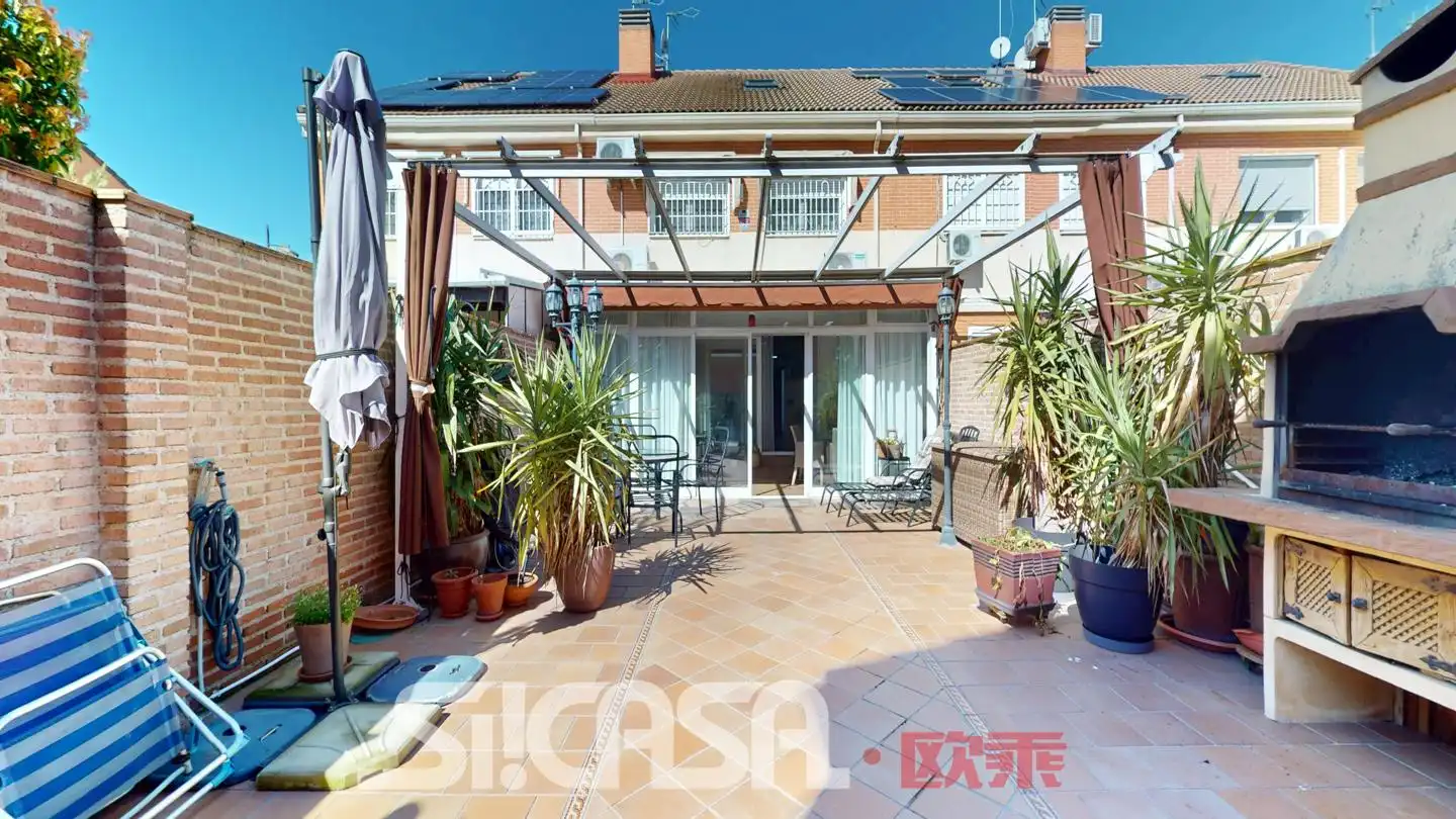 Terraza de Casa adosada en venta en Parla con Aire acondicionado, Calefacción y Terraza