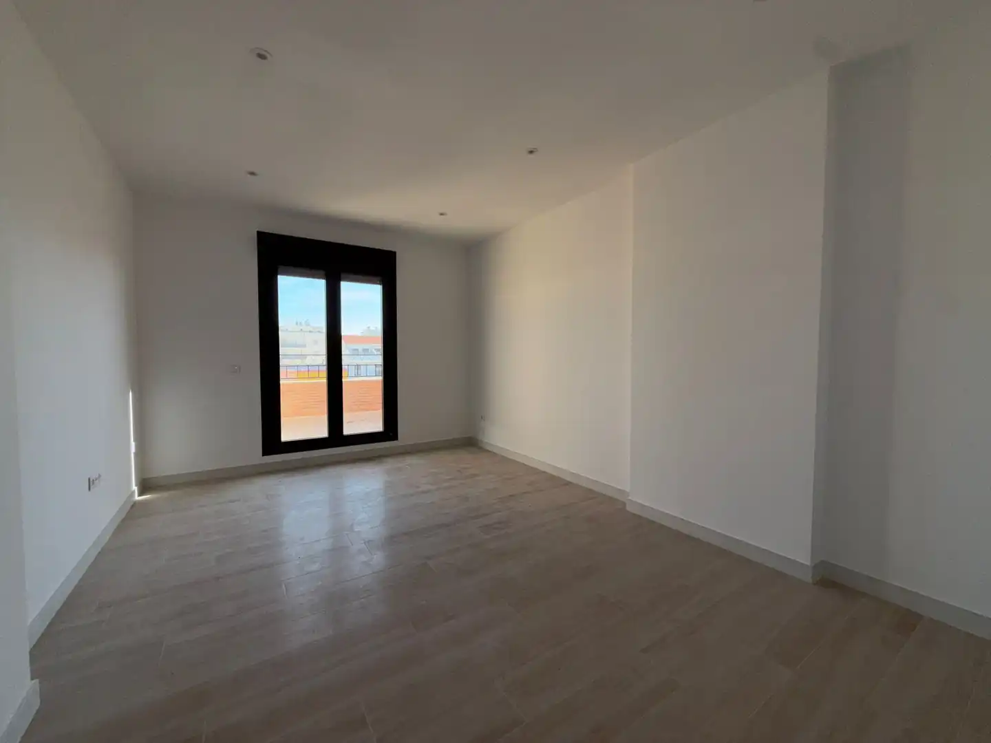 Habitación de Ático en venta en Tomelloso con Calefacción, Terraza y Balcón