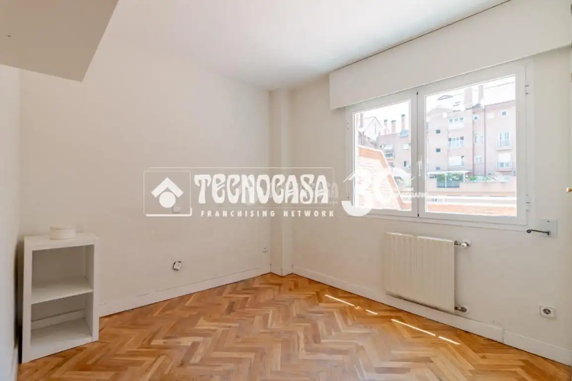 Dormitori de Pis en venda en Madrid amb Parquet i Terrassa