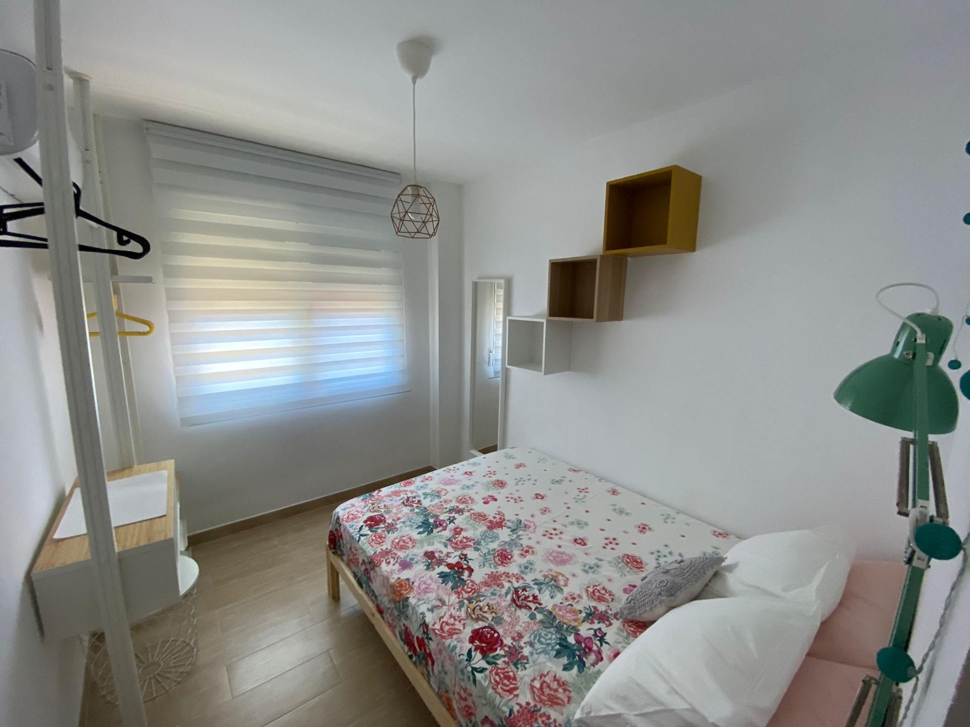 Bedroom of Attic to rent in  Granada Capital  with Air Conditioner, Terrace and Balcony