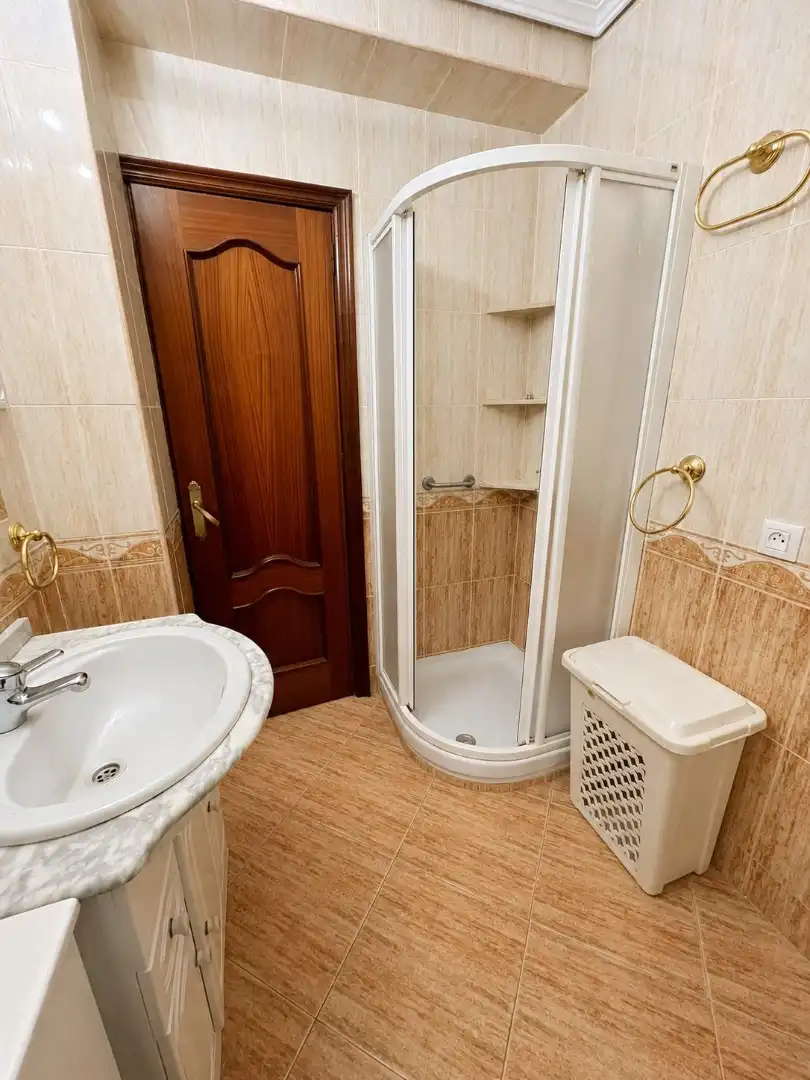 Baño de Piso en venta en Sevilla con Balcón
