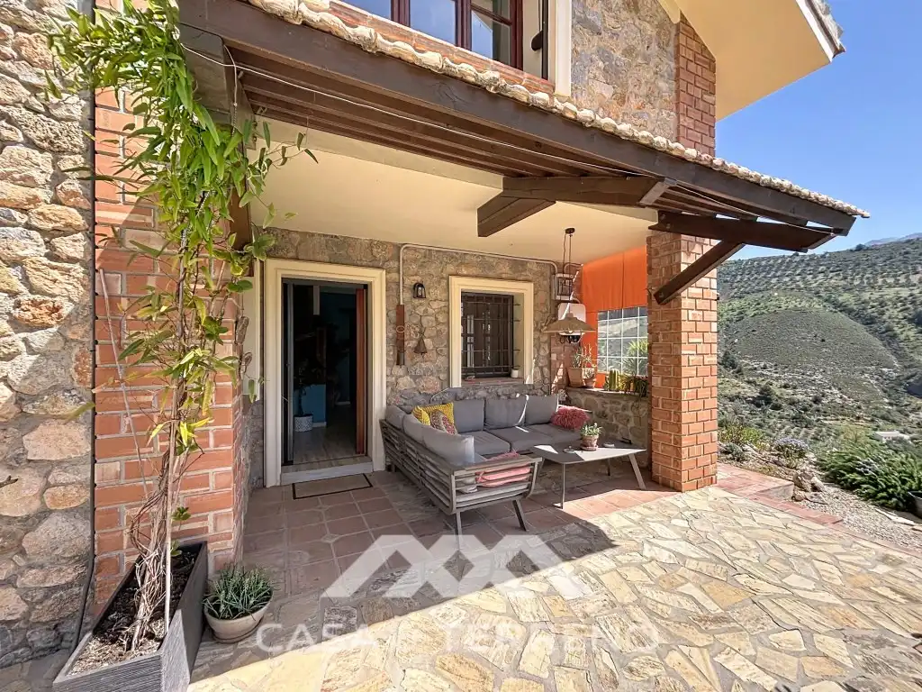 Terrassa de Casa o xalet en venda en Alcaucín amb Aire condicionat, Terrassa i Piscina
