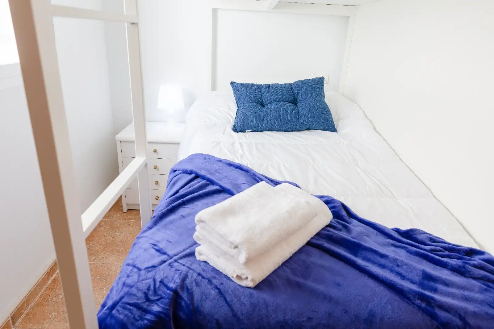 Habitación de Apartamento de alquiler en Guardamar del Segura con Aire acondicionado, Calefacción y Amueblado