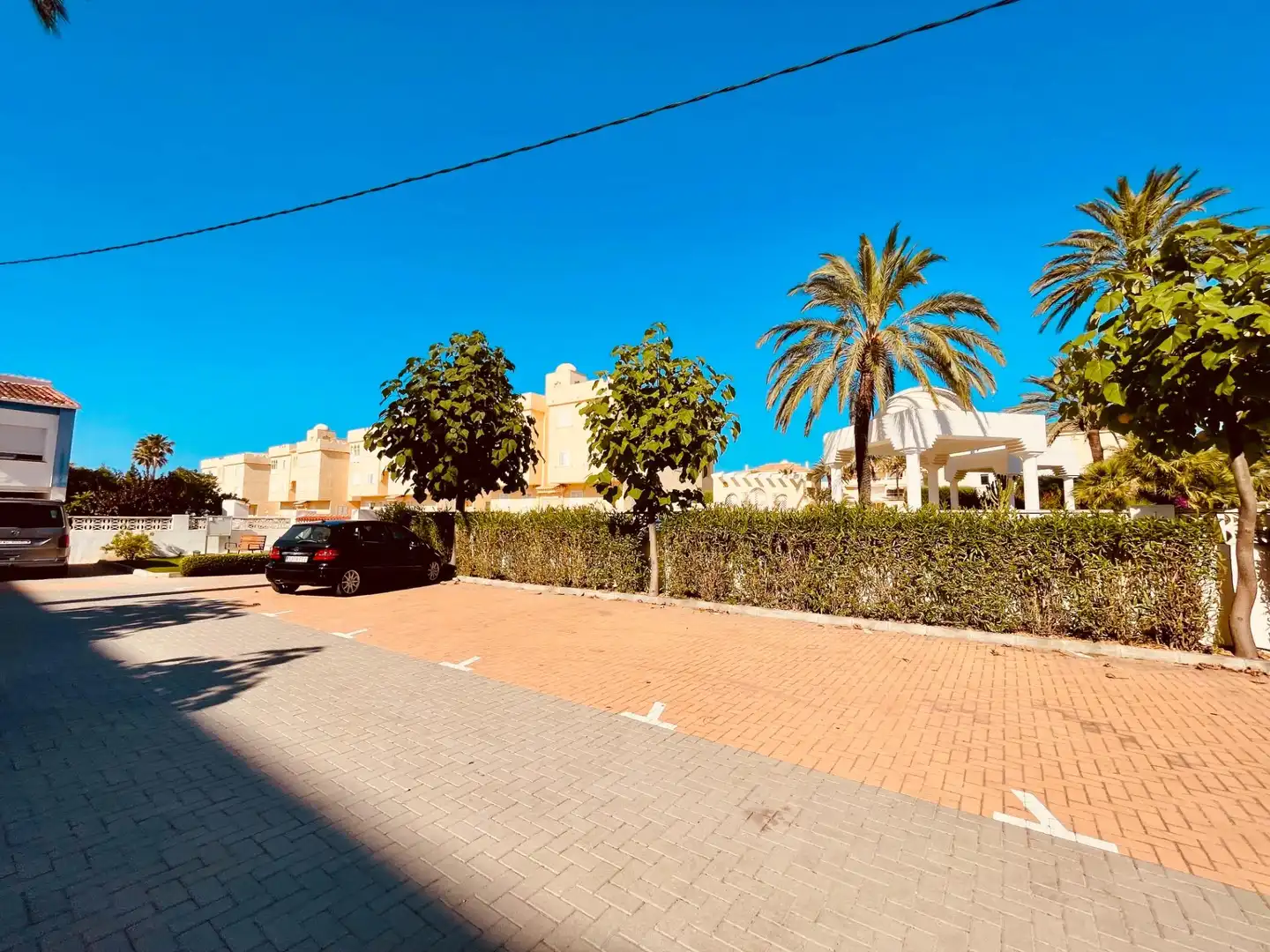 Außenansicht von Wohnungen zum Verkauf in Dénia mit Klimaanlage, Heizung und Privatgarten