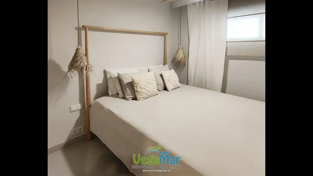 Bedroom of Flat for rent in Almuñécar  with Air Conditioner, Terrace and Furnished
