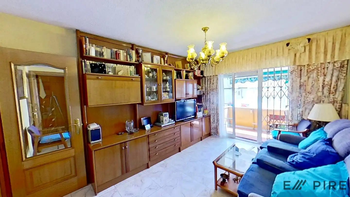 Living room of Flat for sale in Parla  with Air Conditioner, Heating and Terrace