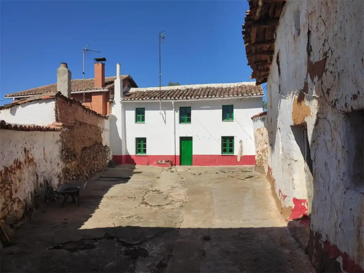 Vista exterior de Casa adosada en venta en Pino del Río, Palencia