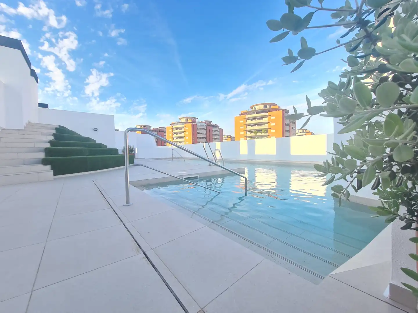 Piscina de Ático en venta en Sevilla con Aire acondicionado, Calefacción y Terraza