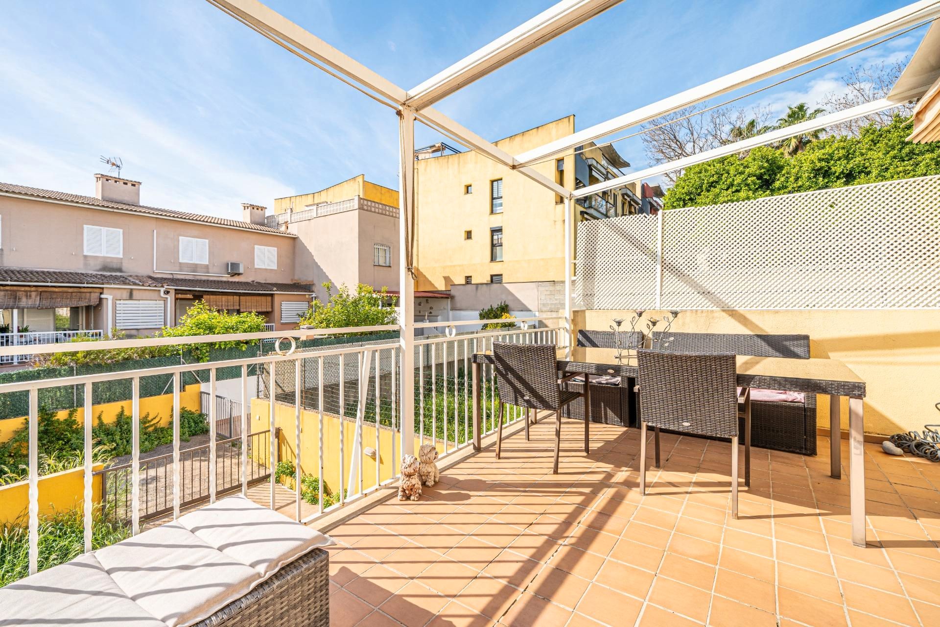 Terrassa de Casa adosada en venda en  Palma de Mallorca amb Terrassa, Traster i Balcó