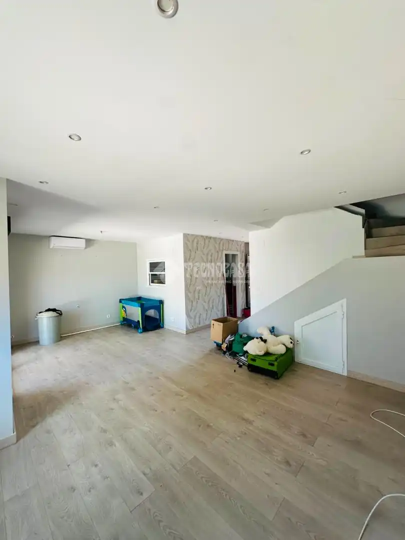 Casa aparellada en venda a Escalona, imagen 4