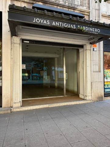 Local comercial en Venta en Calle Calvo Sotelo en Centro - Ayuntamiento