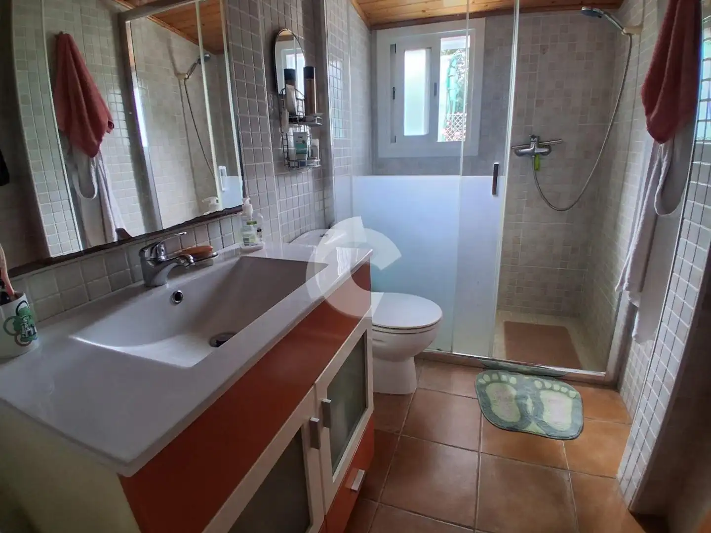 Bany de Casa o xalet en venda en Cangas  amb Jardí privat