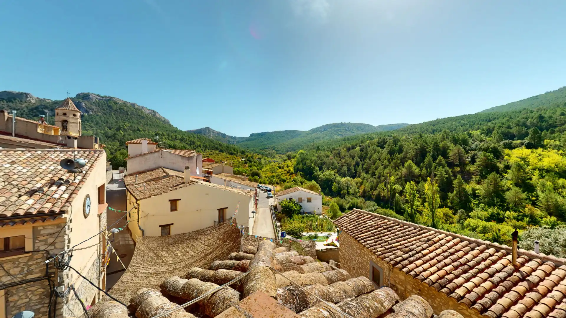 Vista exterior de Àtic en venda en La Febró amb Calefacció, Terrassa i Forn