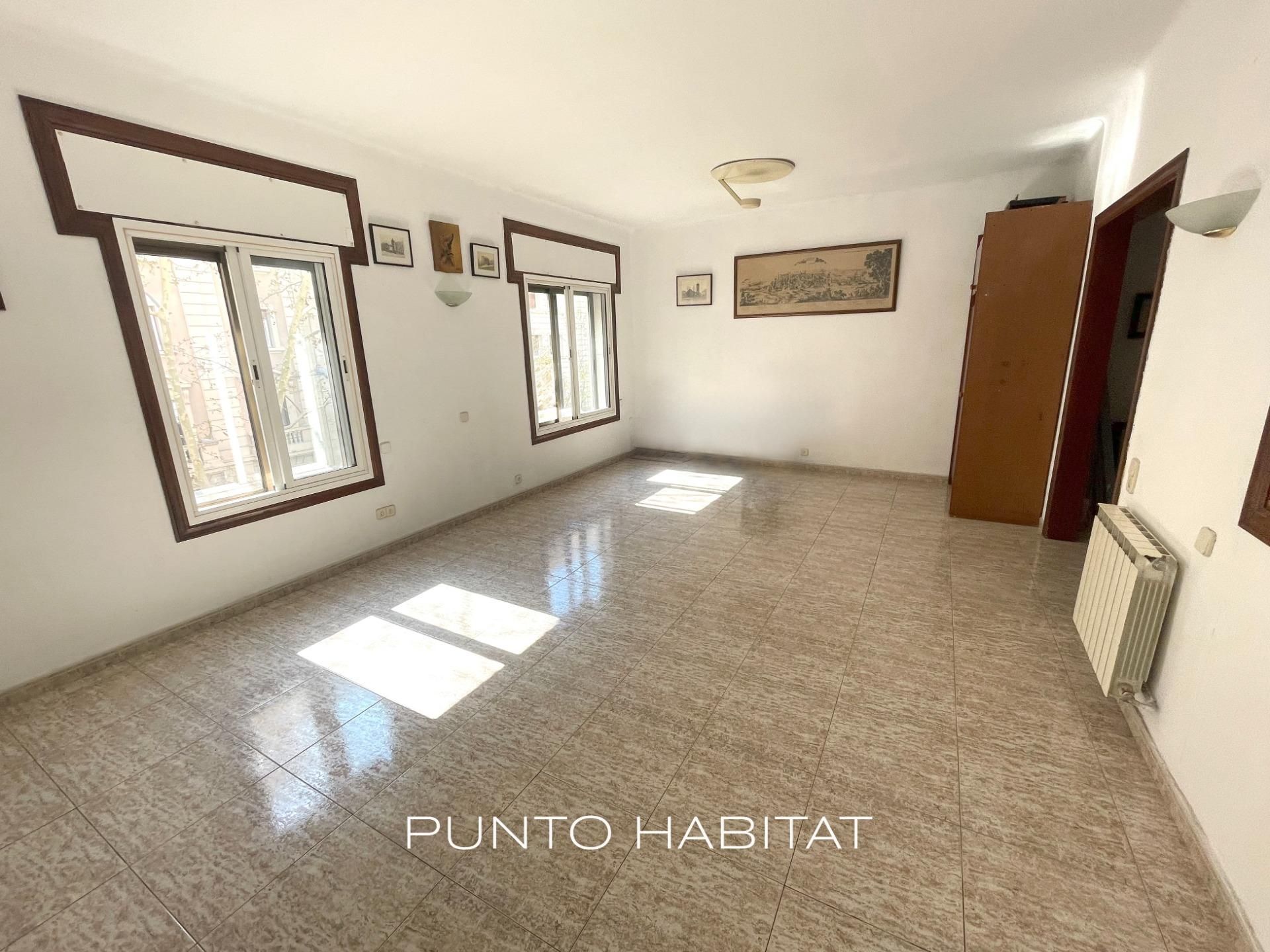 Living room of Flat for sale in  Barcelona Capital  with Heating and Balcony