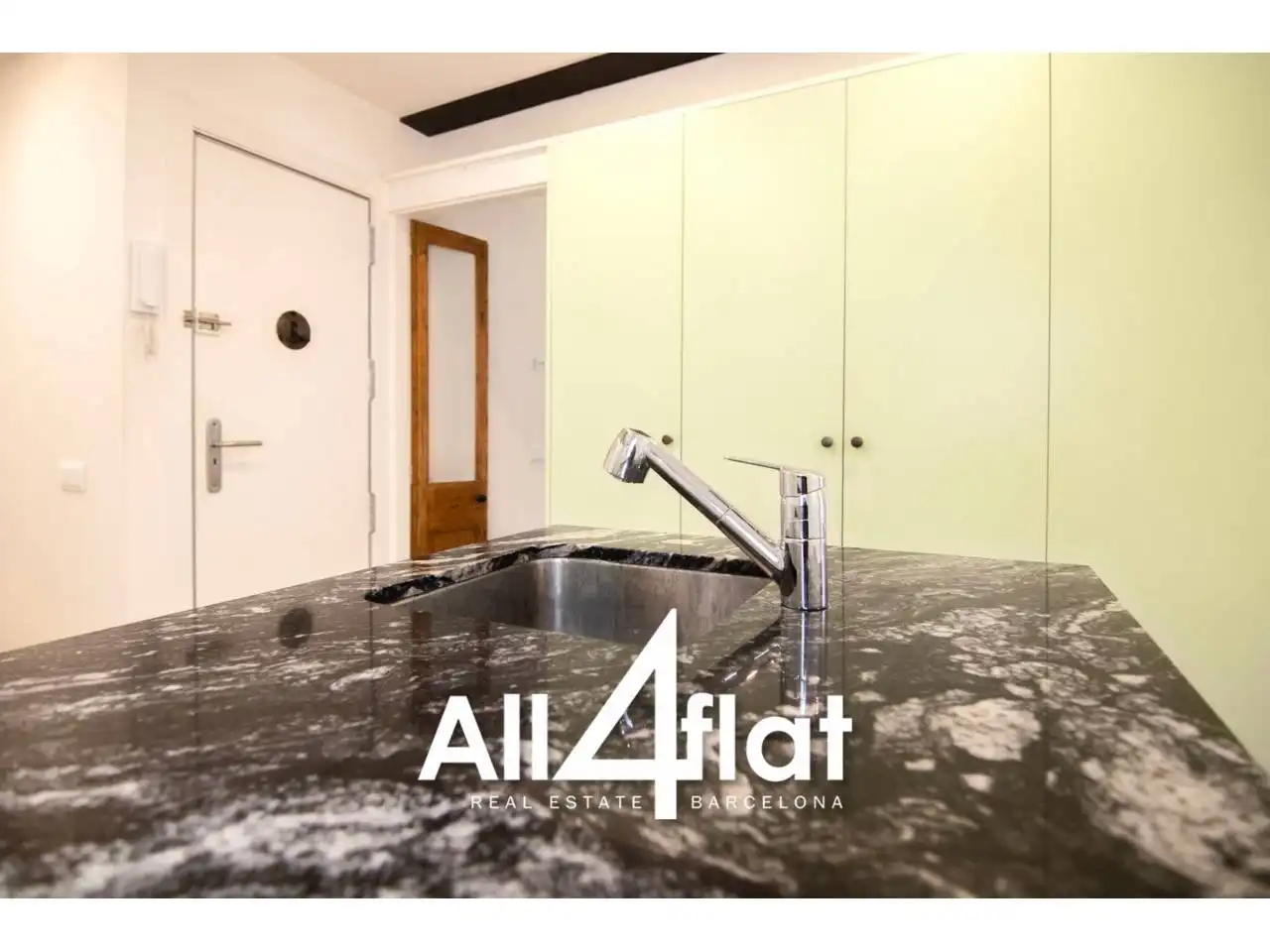 Kitchen of Flat for sale in  Barcelona Capital  with Air Conditioner, Parquet flooring and Terrace