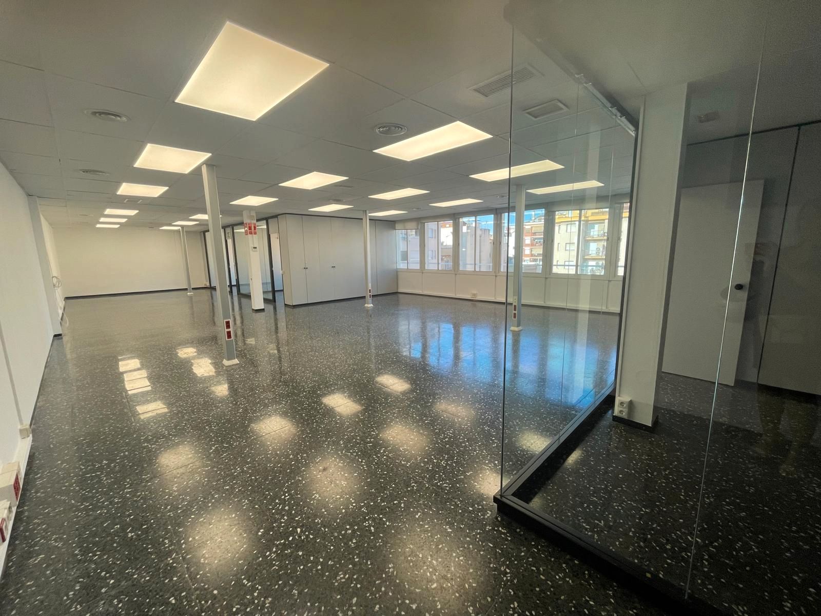 Office to rent in  Barcelona Capital  with Air Conditioner and Heating