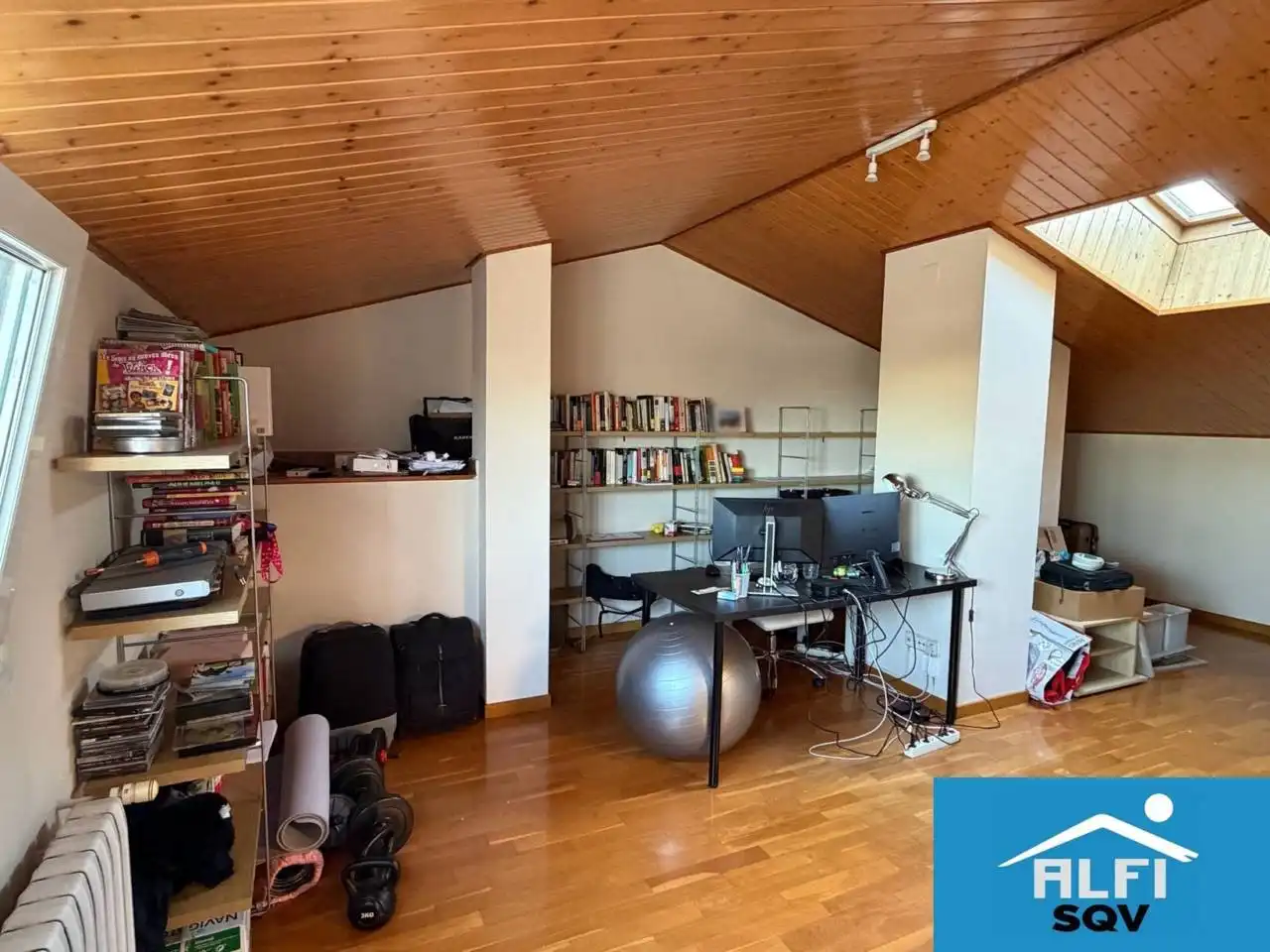 Sala de estar de Dúplex en venta en Sant Quirze del Vallès con Calefacción, Parquet y Terraza