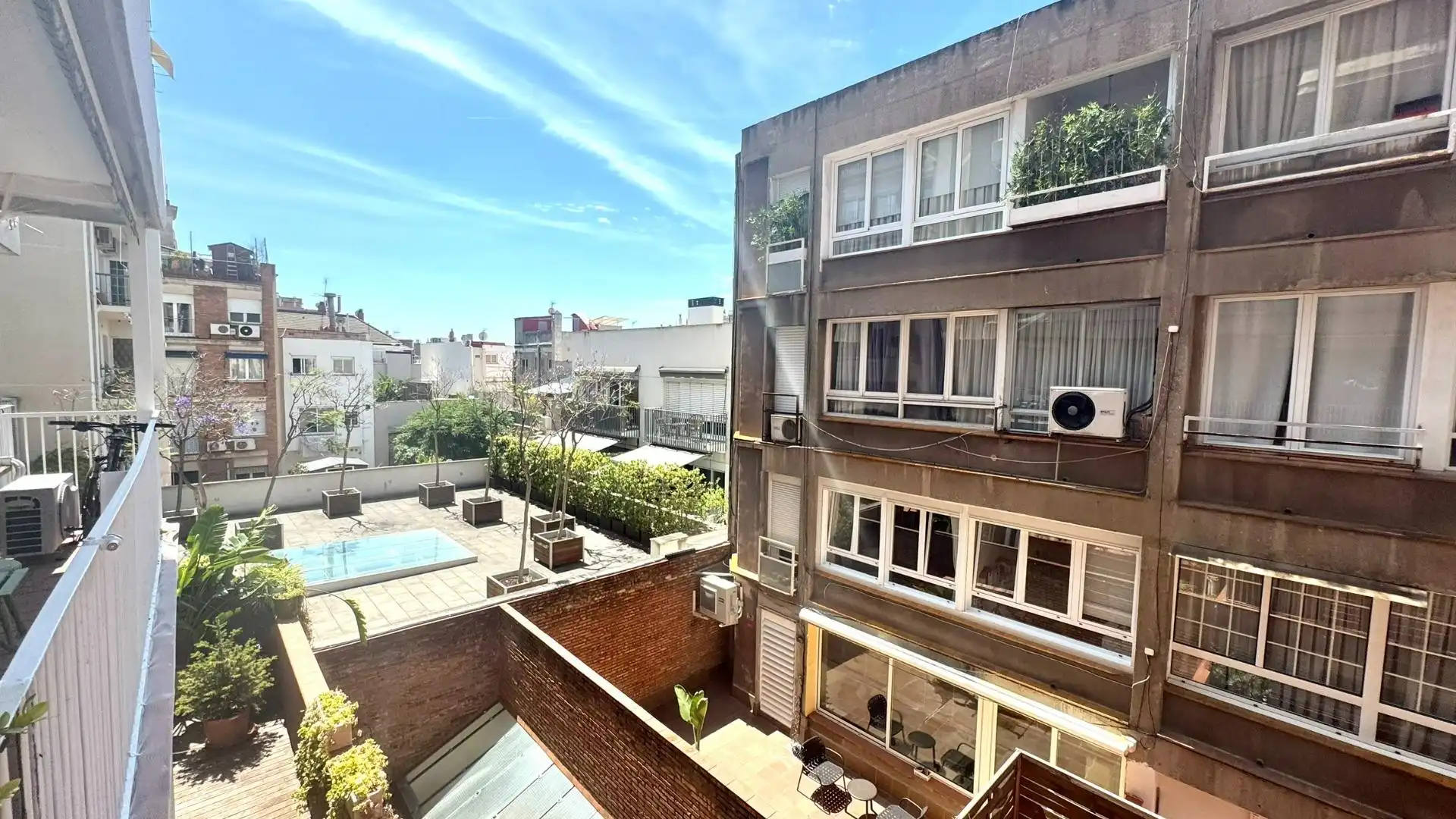 Vista exterior de Piso en venta en Barcelona con Aire acondicionado, Calefacción y Parquet