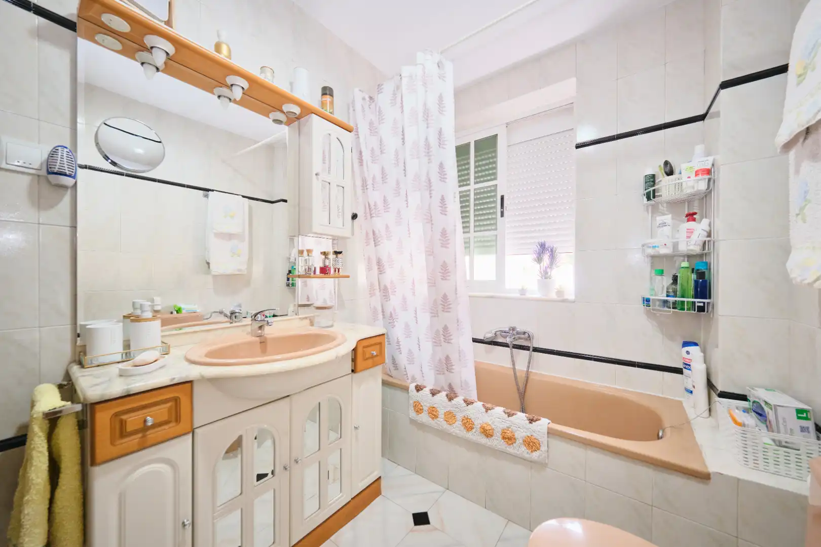 Baño de Piso en venta en Granada con Aire acondicionado y Amueblado