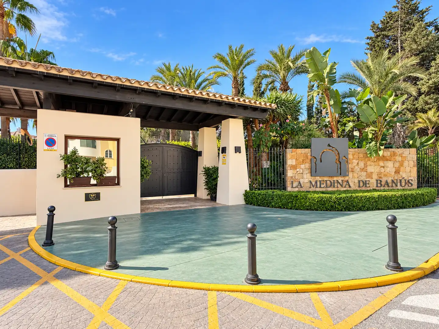 Außenansicht von Wohnungen zum Verkauf in Marbella mit Klimaanlage, Terrasse und Schwimmbad